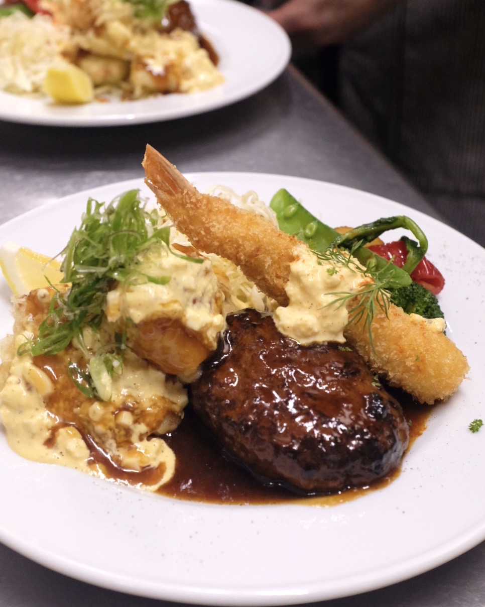 チキン南蛮&ハンバーグ&海老フライの合盛り