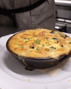 瀬戸内産牡蠣と旬野菜のグラタン