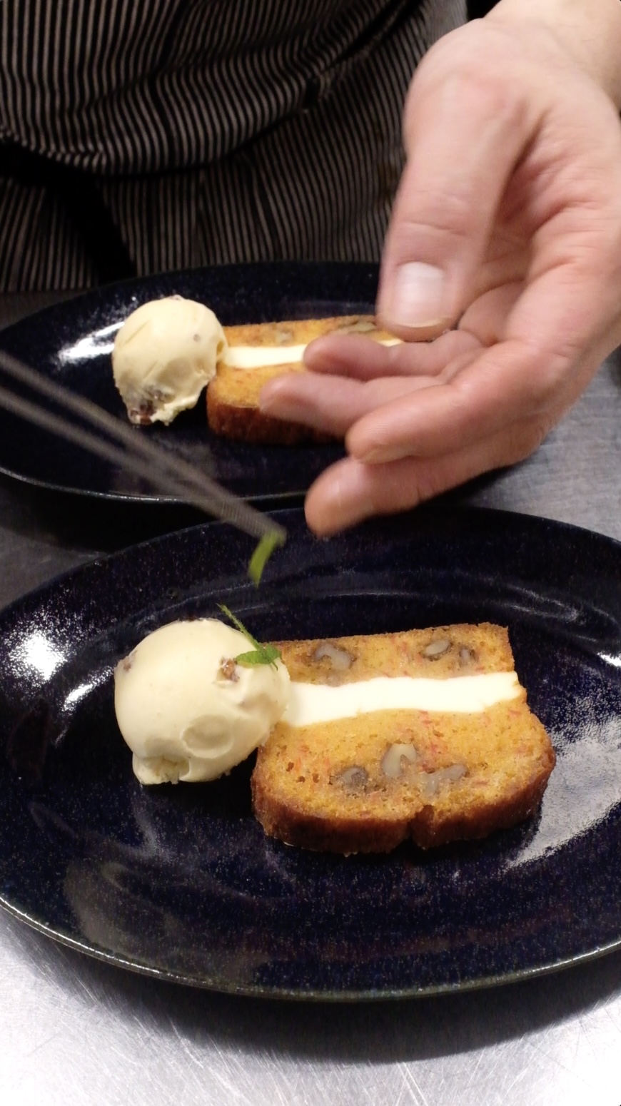 因島産金時人参と胡桃のキャロットケーキ